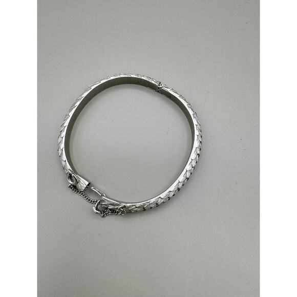 Vintage Crown Trifari Brushed Silver Tone Feathers Hinged Bracelet - Picture 10 of 12